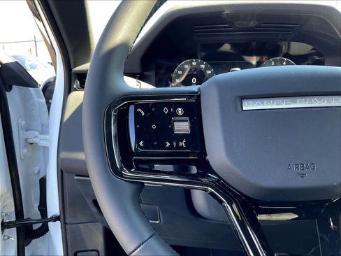 New 2026 Land Rover Range Rover Evoque Dynamic SE image 17