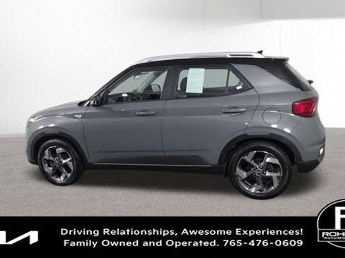 Used 2022 Hyundai Venue Limited image 6