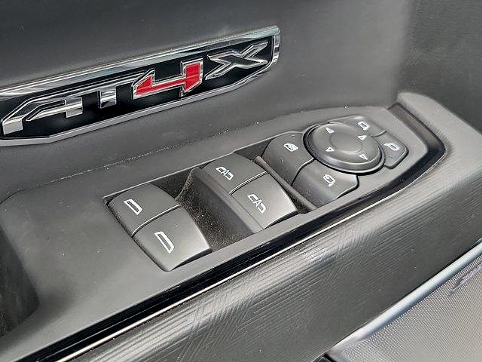Used 2025 GMC Sierra 1500 AT4X AWD/4WD image 19