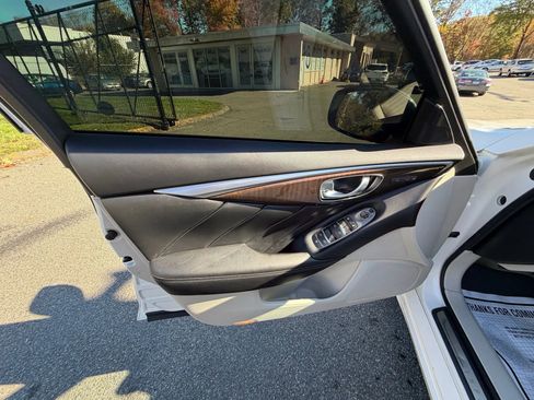 Used 2015 INFINITI Q50 Sport w/ Deluxe Touring Package image 11