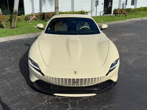 Used 2022 Ferrari Roma RWD image 12
