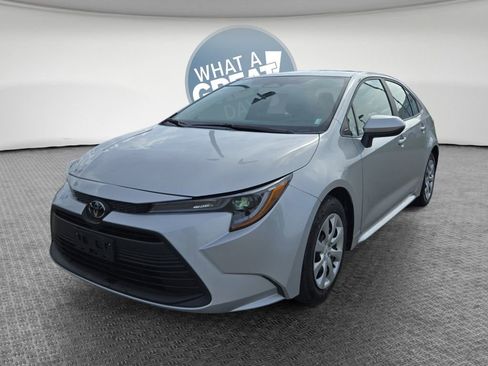 Used 2023 Toyota Corolla LE FWD image 8