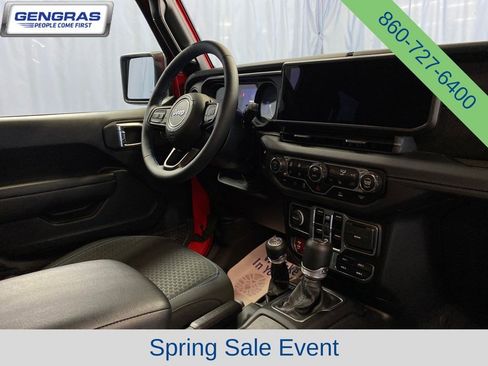 Used 2025 Jeep Wrangler Unlimited Rubicon 4xe w/ Convenience Group AWD/4WD image 43