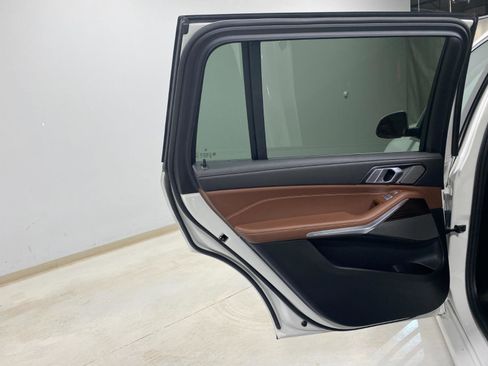 Certified 2025 BMW X7 xDrive40i w/ Premium Package image 25