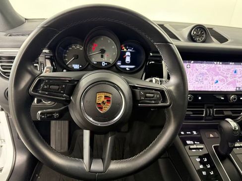 Used 2022 Porsche Macan S image 16