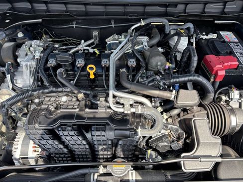 Used 2025 Nissan Altima 2.5 SV FWD image 28