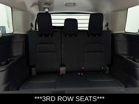 Used 2025 Nissan Pathfinder S image 9