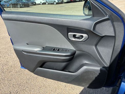 Used 2025 Kia K4 LXS image 18