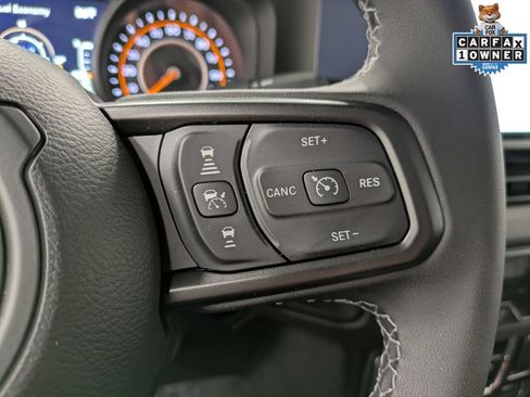 Used 2026 Jeep Gladiator Mojave AWD/4WD image 18