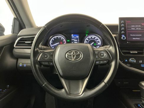 Used 2022 Toyota Camry SE FWD image 16