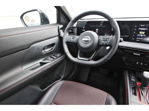 New 2025 Nissan Kicks SR image 8