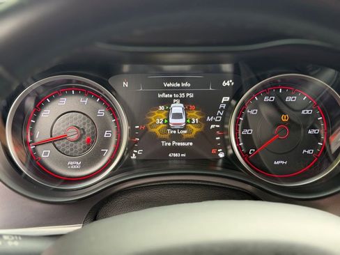 Used 2019 Dodge Charger SXT RWD image 41