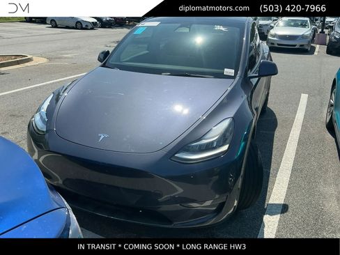 Used 2022 Tesla Model Y Long Range AWD/4WD image 2