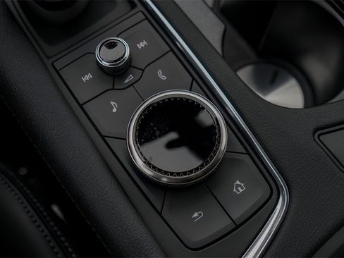 New 2025 Cadillac XT6 Luxury image 12