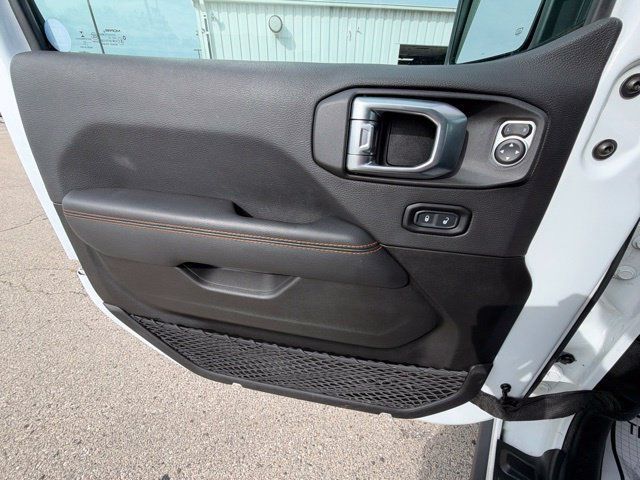Used 2022 Jeep Gladiator Mojave w/ Cold Weather Group AWD/4WD image 11
