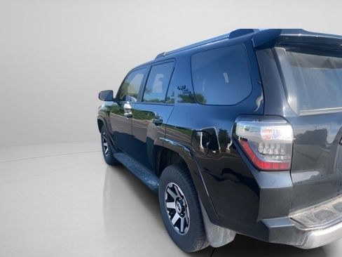 Used 2018 Toyota 4Runner SR5 AWD/4WD image 12