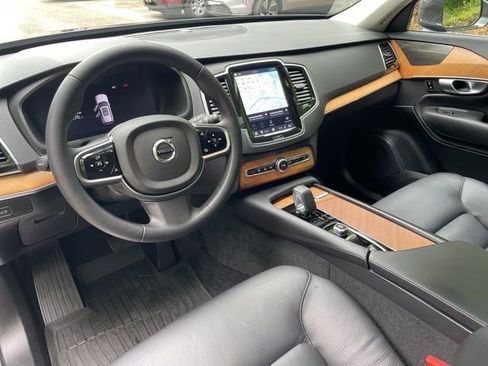 Used 2023 Volvo XC90 B6 Plus w/ Protection Package AWD/4WD image 18