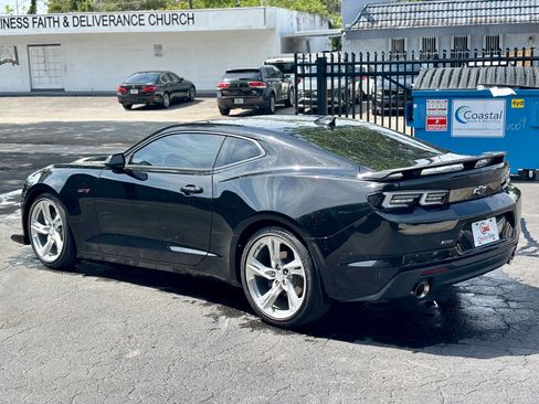 Used 2021 Chevrolet Camaro LT RWD image 4