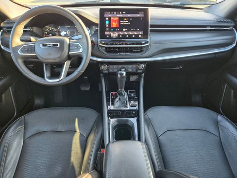 Used 2023 Jeep Compass Limited image 10