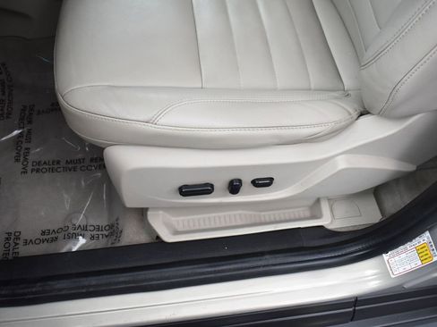 Used 2016 Ford C-MAX Energi SEL image 11