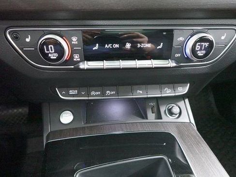 Used 2024 Audi Q5 2.0T Premium w/ Convenience Package image 19