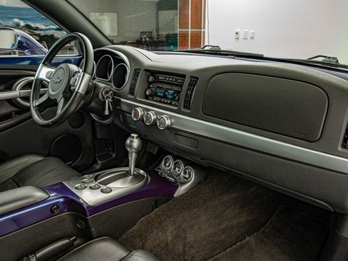 Used 2004 Chevrolet SSR w/ Preferred Equipment Group image 37