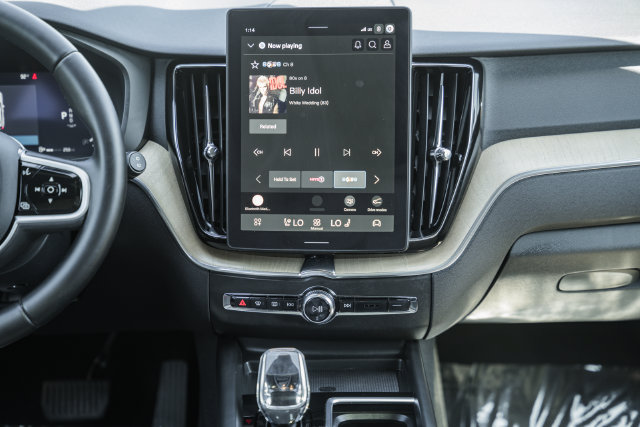 Certified 2026 Volvo XC60 B5 Plus AWD/4WD image 22