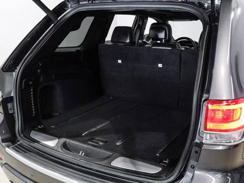 Used 2017 Jeep Grand Cherokee Overland w/ Jeep Active Safety Group RWD image 56