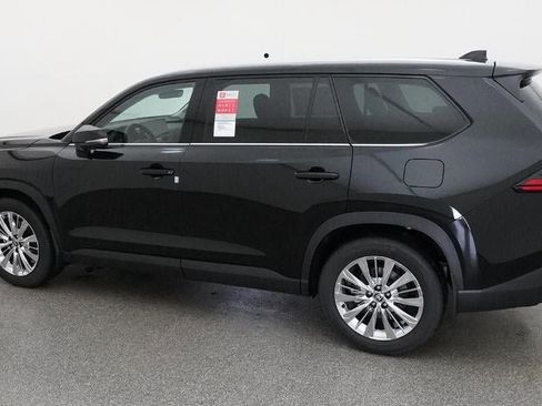 New 2026 Toyota Grand Highlander Platinum image 4