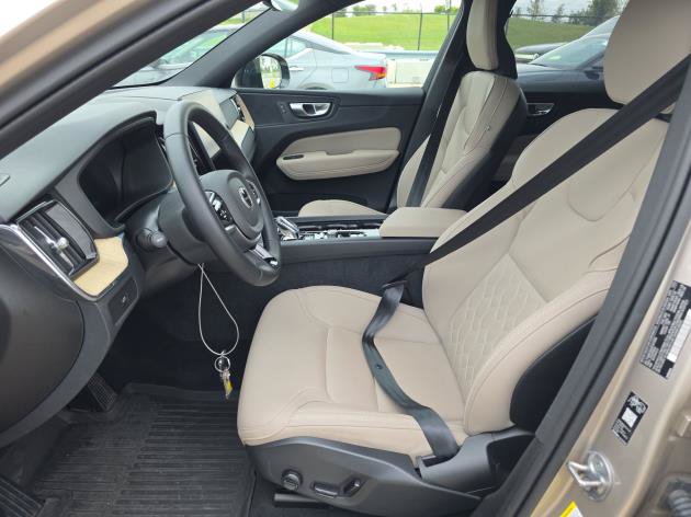Used 2026 Volvo XC60 B5 Plus AWD/4WD image 6
