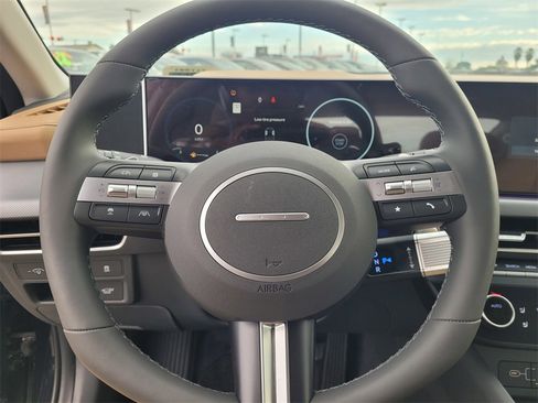 New 2025 Hyundai Sonata Limited image 12