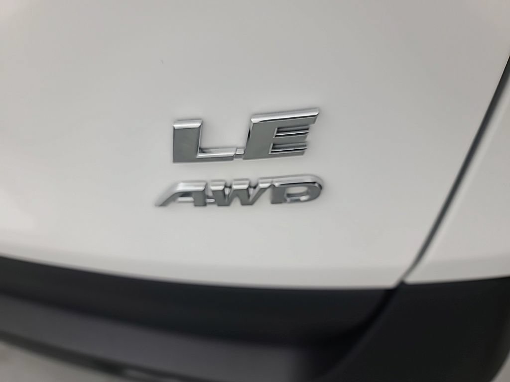 Used 2025 Toyota RAV4 LE AWD/4WD image 13