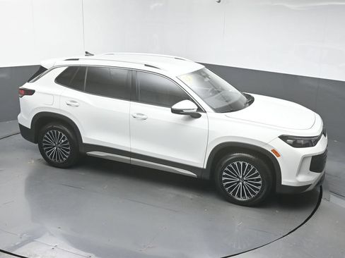 Used 2025 Volkswagen Tiguan S FWD image 41