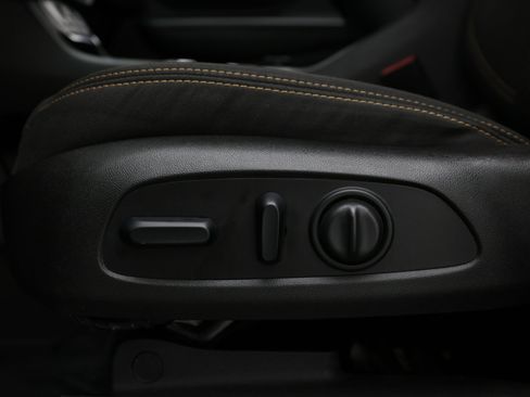 Used 2018 GMC Terrain SLE w/ Driver Convenience Package FWD image 14