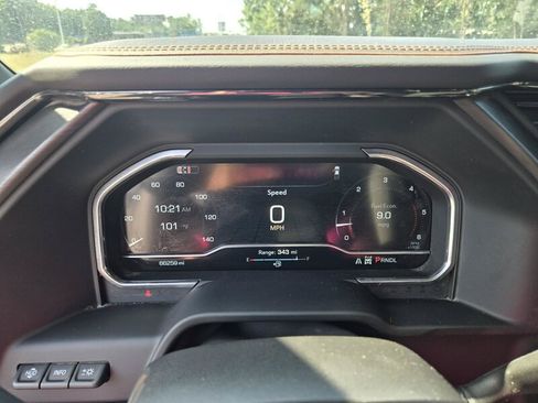 Used 2024 GMC Sierra 2500 AT4 w/ Technology Package AWD/4WD image 13