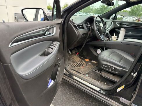 Used 2023 Buick Enclave Essence FWD image 6