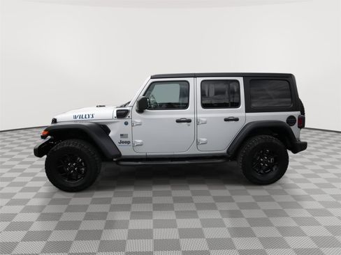 Used 2024 Jeep Wrangler Unlimited AWD/4WD image 8