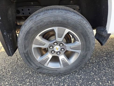 Used 2018 Chevrolet Colorado Z71 image 44