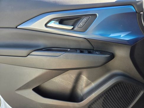 Used 2025 Chevrolet Equinox EV LT w/ Convenience Package image 18