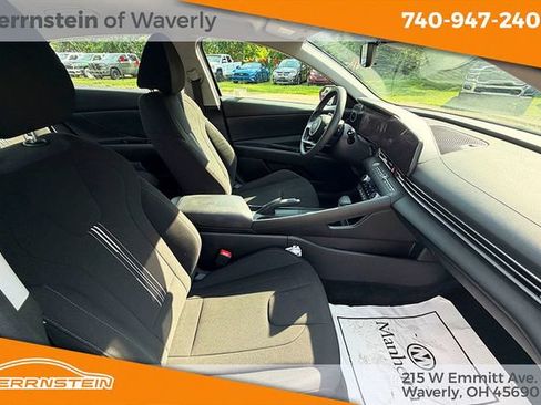 Used 2024 Hyundai Elantra SEL FWD image 24