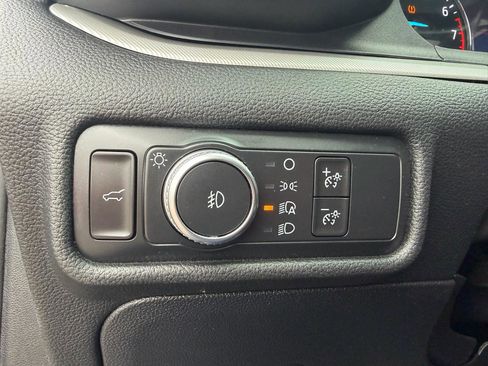 Used 2020 Ford Explorer XLT w/ Equipment Group 202A image 29