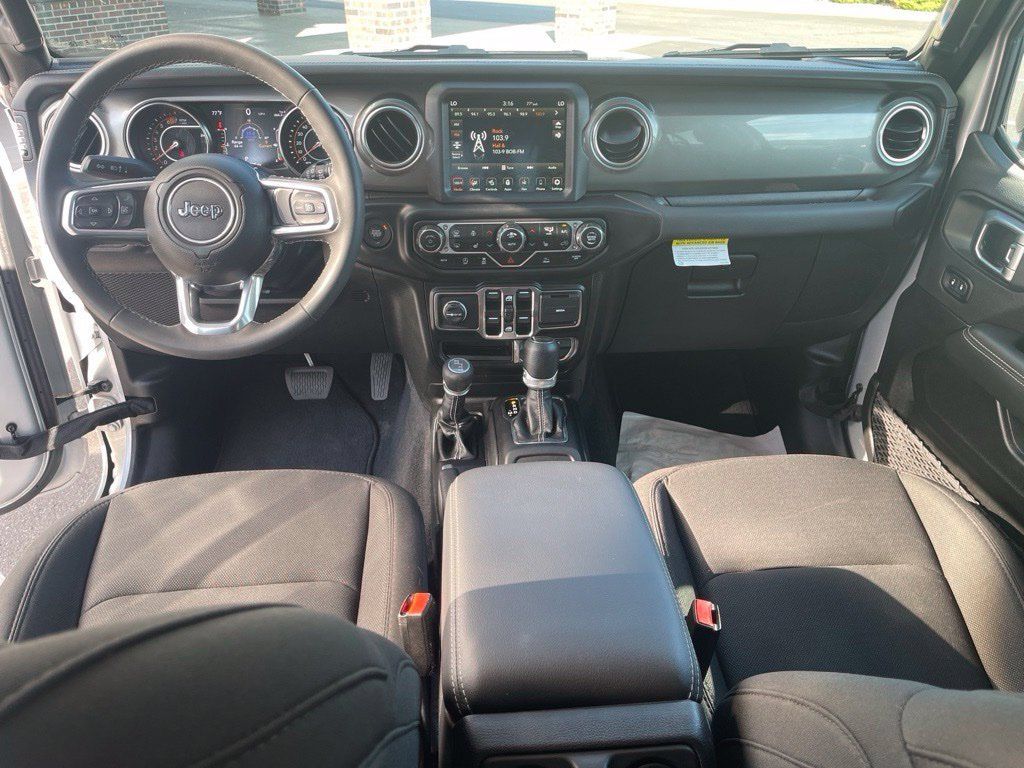 Used 2023 Jeep Wrangler Unlimited Sahara w/ Cold Weather Group AWD/4WD image 10