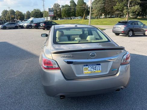 Used 2014 Nissan Altima 2.5 S w/ Sport Value Package FWD image 16