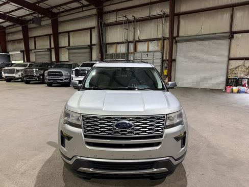 Used 2019 Ford Explorer Platinum AWD/4WD image 10