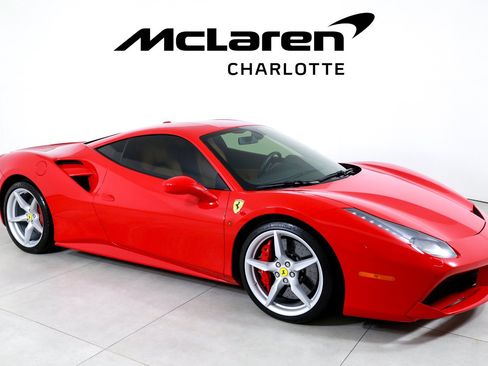 Used 2018 Ferrari 488 GTB RWD image 2