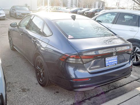 Used 2025 Honda Accord SE image 15