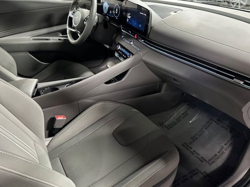 Used 2024 Hyundai Elantra SEL w/ Convenience Package FWD image 14