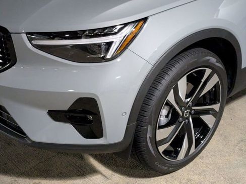 New 2025 Volvo XC40 B5 Ultra w/ Climate Package image 9