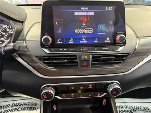 Used 2024 Nissan Altima 2.5 SV image 14