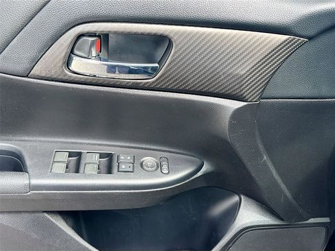 Used 2017 Honda Accord Sport Special Edition image 18